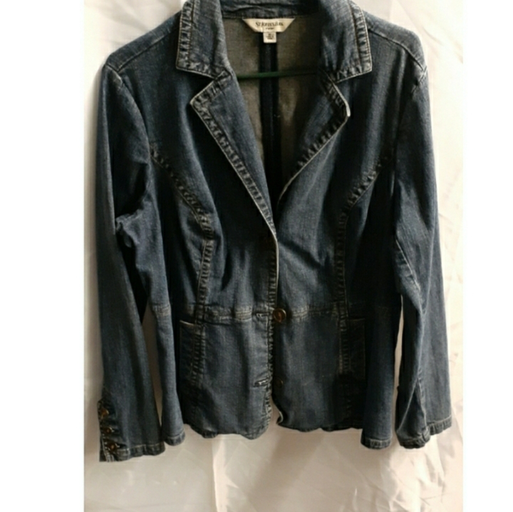 Jean jacket - Picture 1 of 8